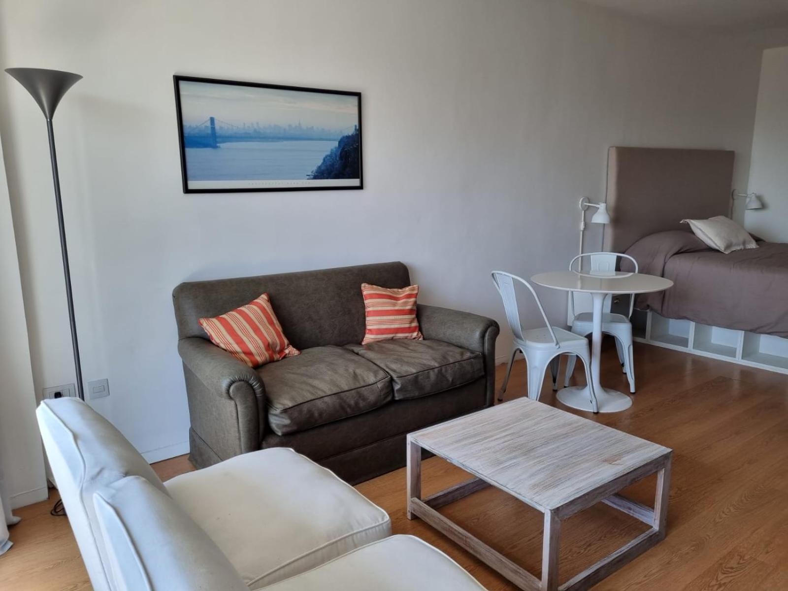 Apartamento Luminoso Y Acogedor Estudio En Corazon De Recoleta