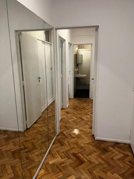 Apartamento En Monserrat. Ciudad Autónoma de Buenos Aires
