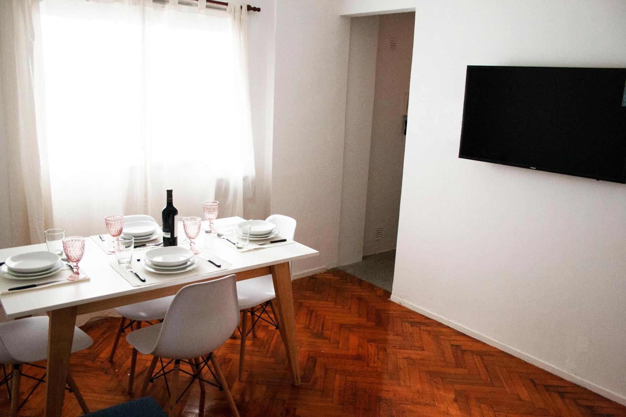 Peron 4227 Apartamento