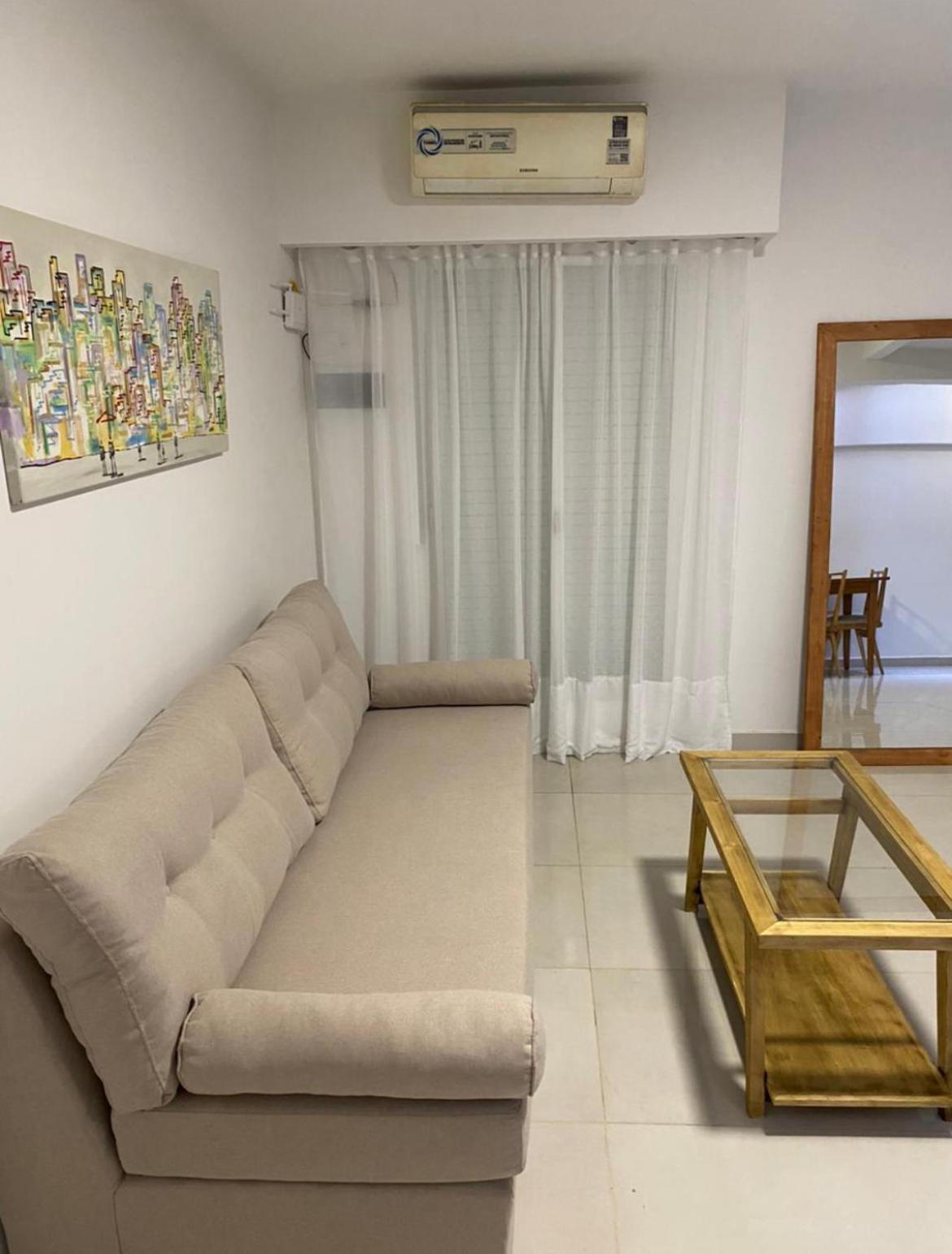Reconquista900 Apartamento *