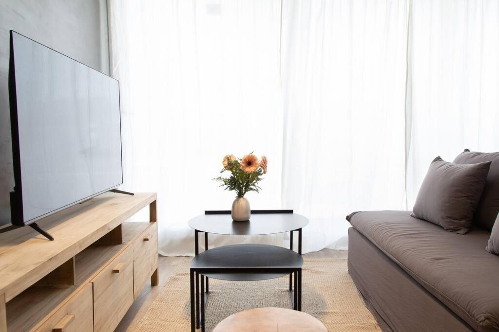 Almez Stunning Deluxe Apartamento