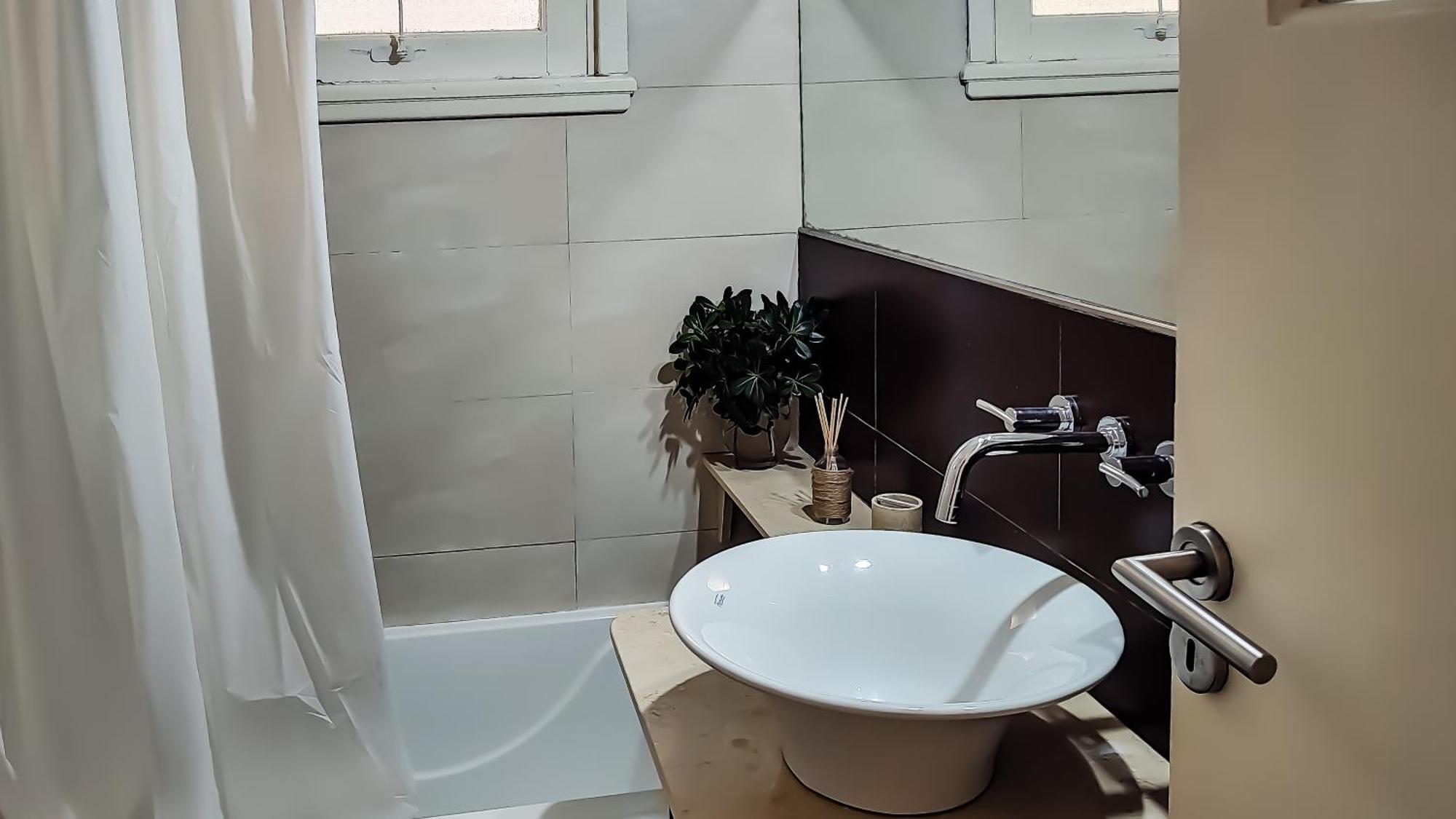 Apartamento Amplio Y Hermoso Con Hidromasaje *