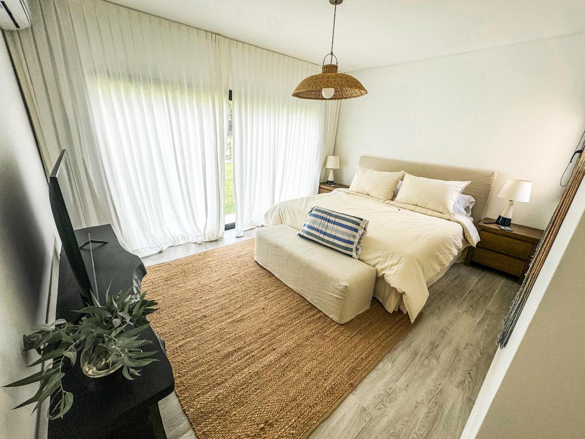 Сasa de vacaciones Rentup - Retiro De Lujo Casa Moderna Con Jardin Y Piscina En Pilar