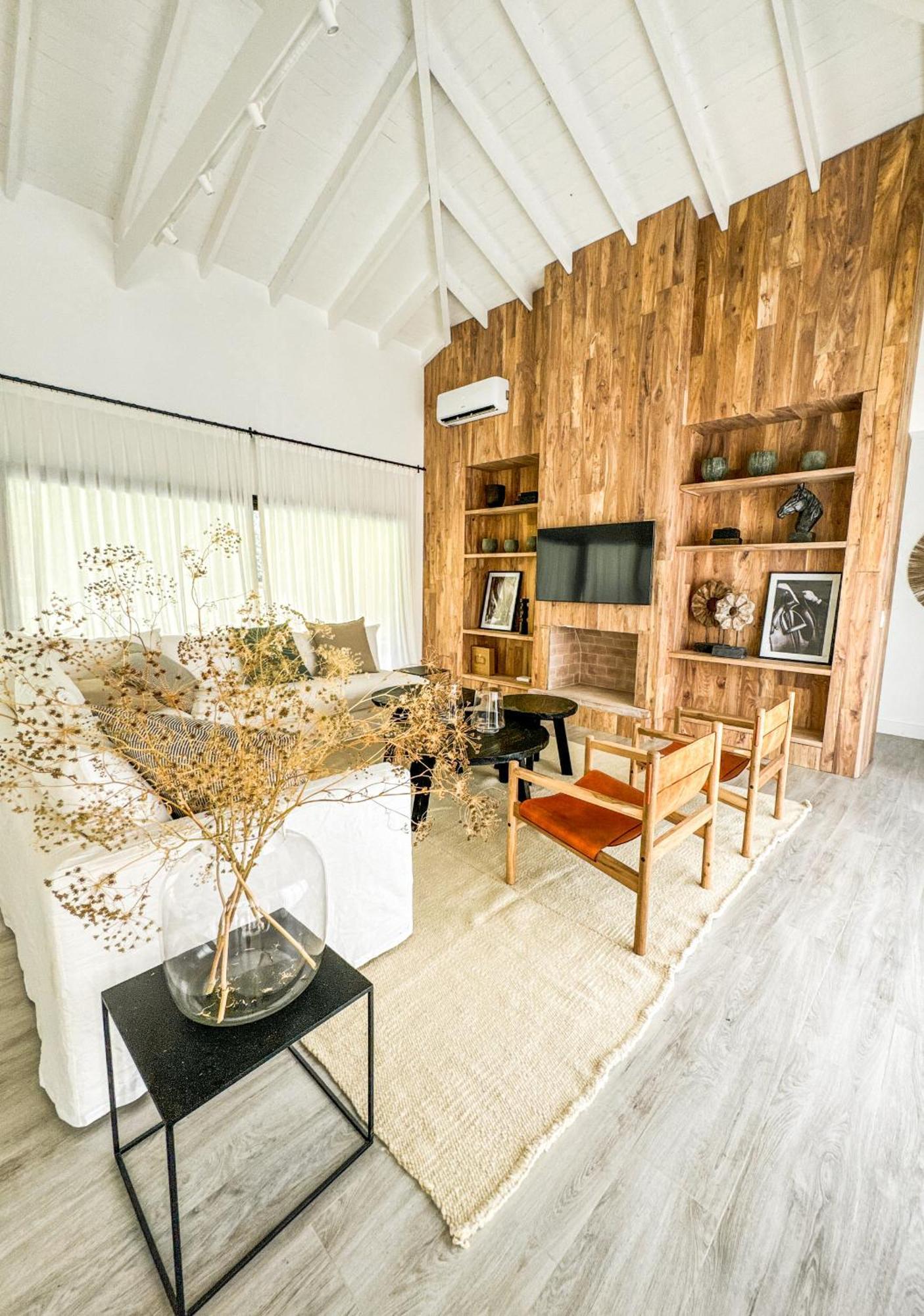 Сasa de vacaciones Rentup - Retiro De Lujo Casa Moderna Con Jardin Y Piscina En Pilar