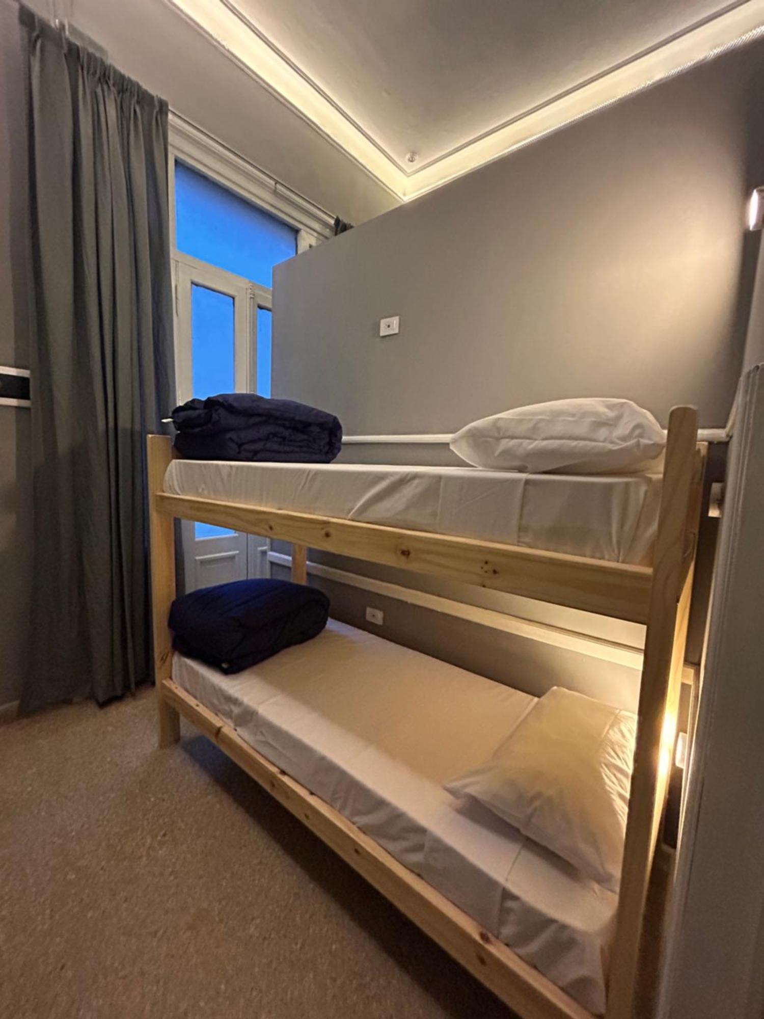 Hostal Lead