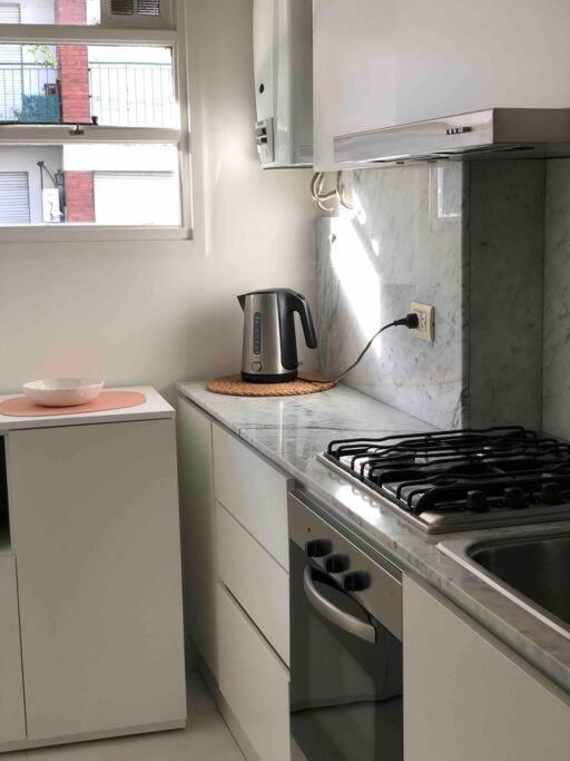Dpto En Excelente Ubicacion, Muy Luminoso Y Comodo, A Media Cuadra Del Subte Apartamento