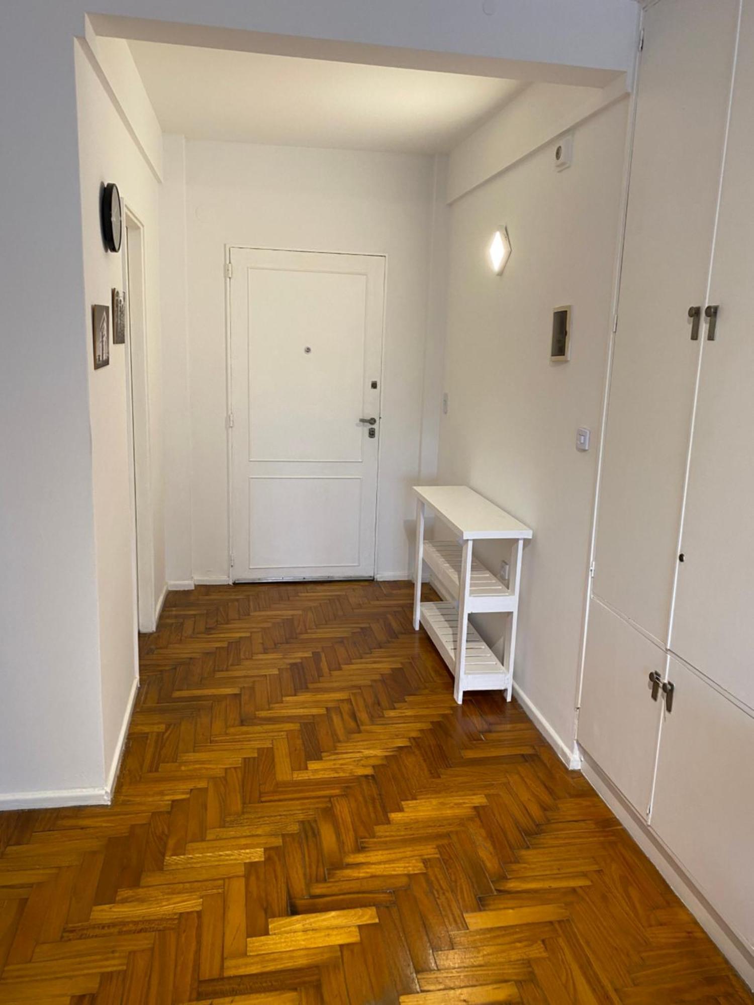 Apartamento A Cuadras Del Obelisco Y Metros De Galerias Pacifico Ciudad Autónoma de Buenos Aires
