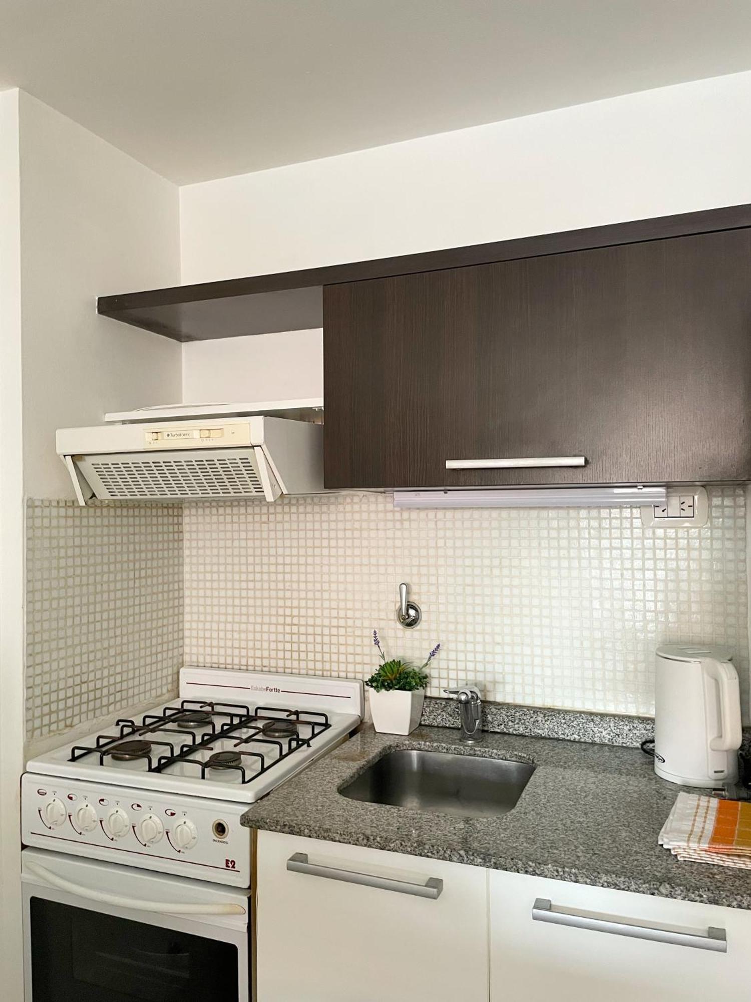 Movistar Arena - Departamento Moderno, Comodo, Luminoso - Hasta 3 Huespedes - Crespo * Buenos Aires