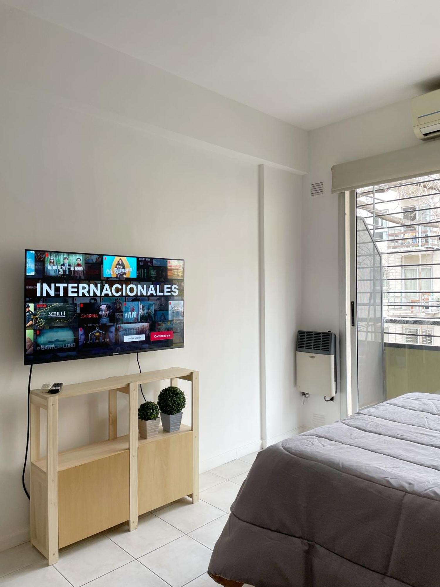 Movistar Arena - Departamento Moderno, Comodo, Luminoso - Hasta 3 Huespedes - Crespo * Buenos Aires