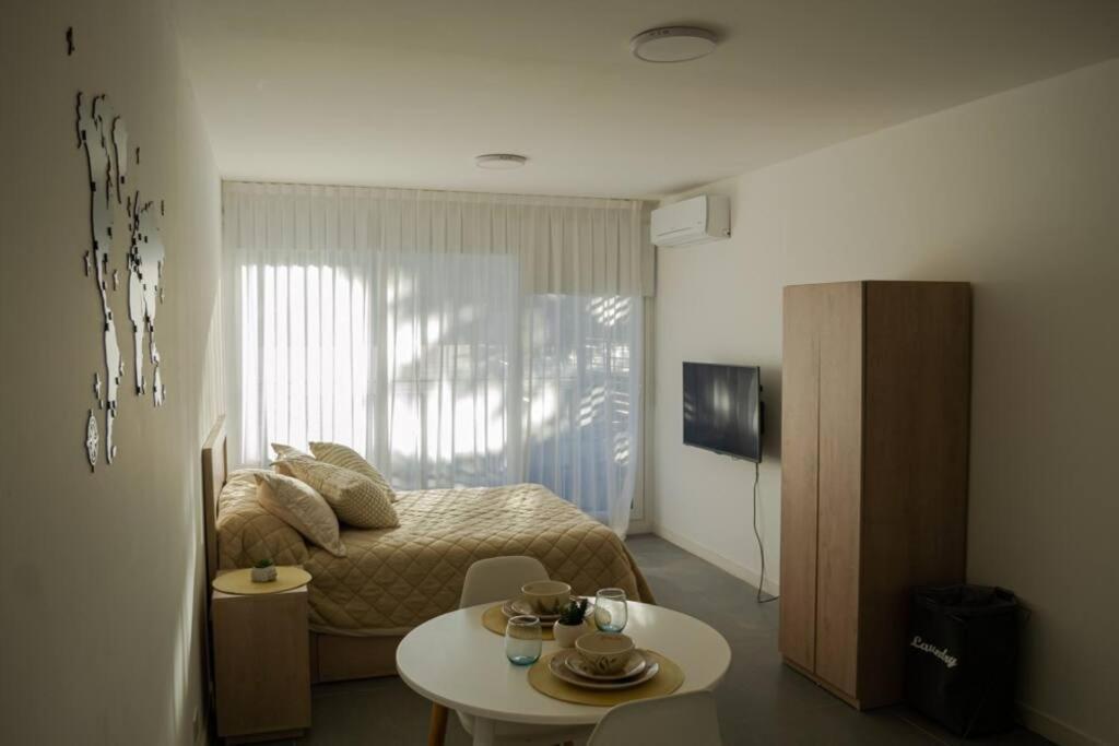Apartamento Hermoso Depto, Frente Al Fleni, Muy Cerca A Pasaje Gastronomico Echeverria *