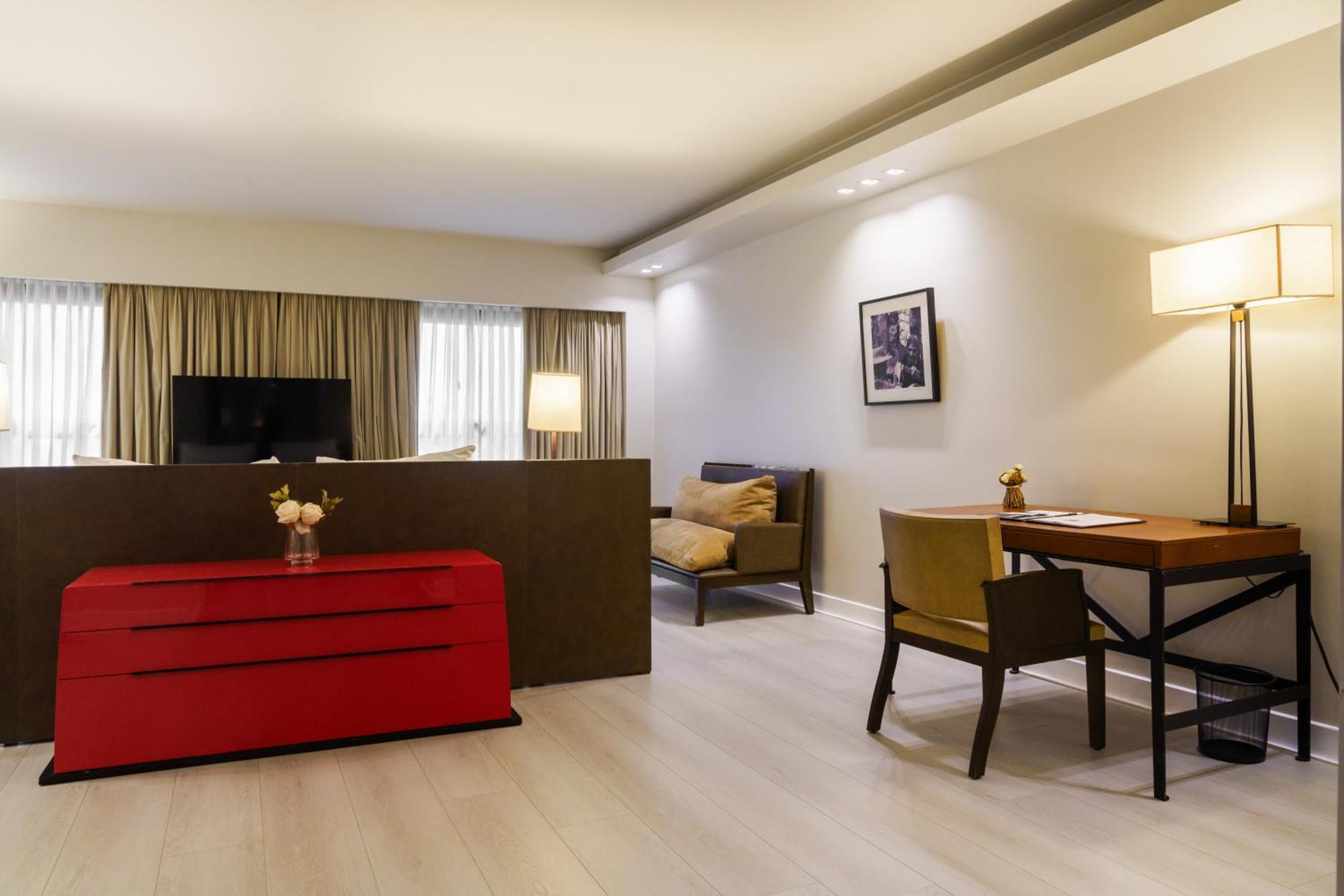 Serena Hotel