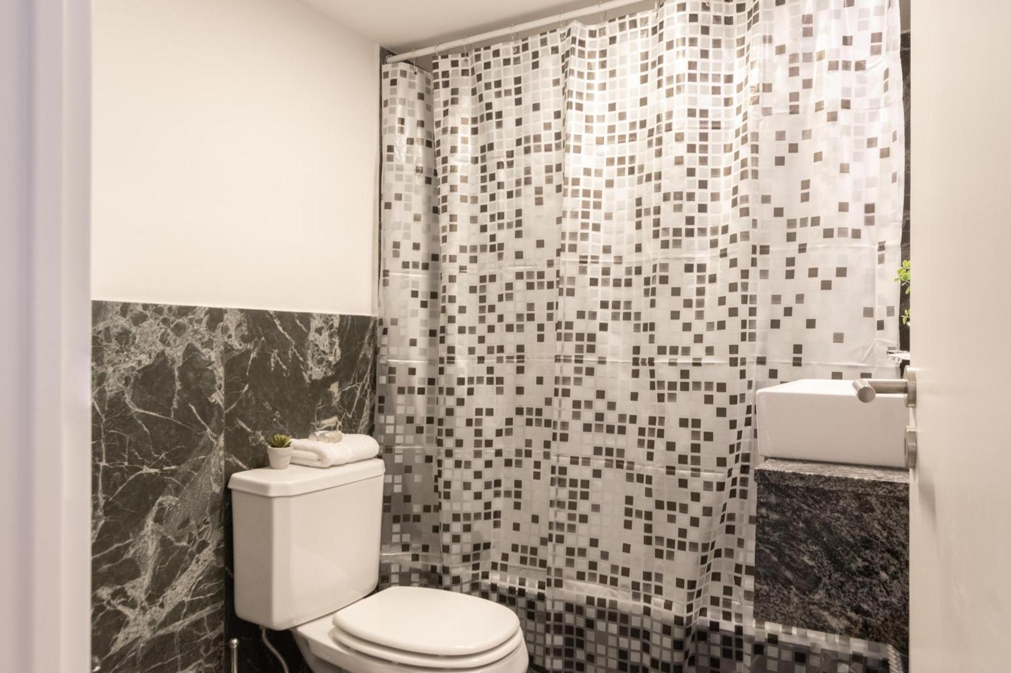 Сasa de vacaciones Fliphaus Malabia 2100 - Lux 5 Bd Pool & Patio *