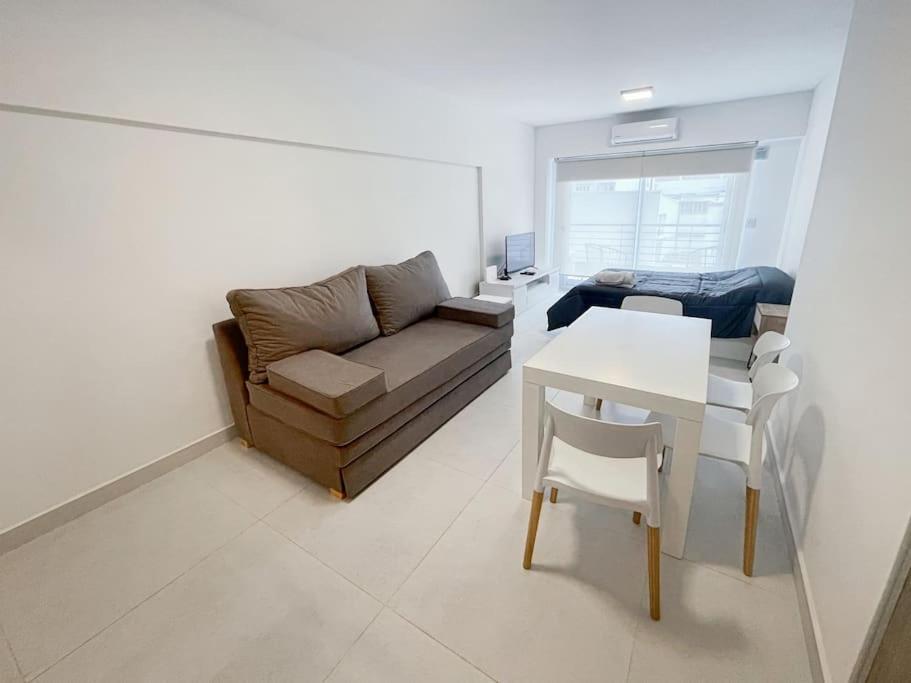 Moderno Estudio Con Balcon Y Piscina- 5l