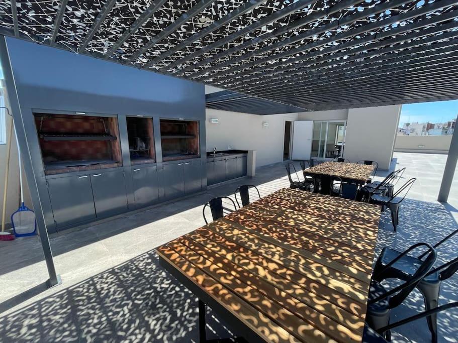 Moderno Estudio Con Balcon Y Piscina- 5l Apartamento