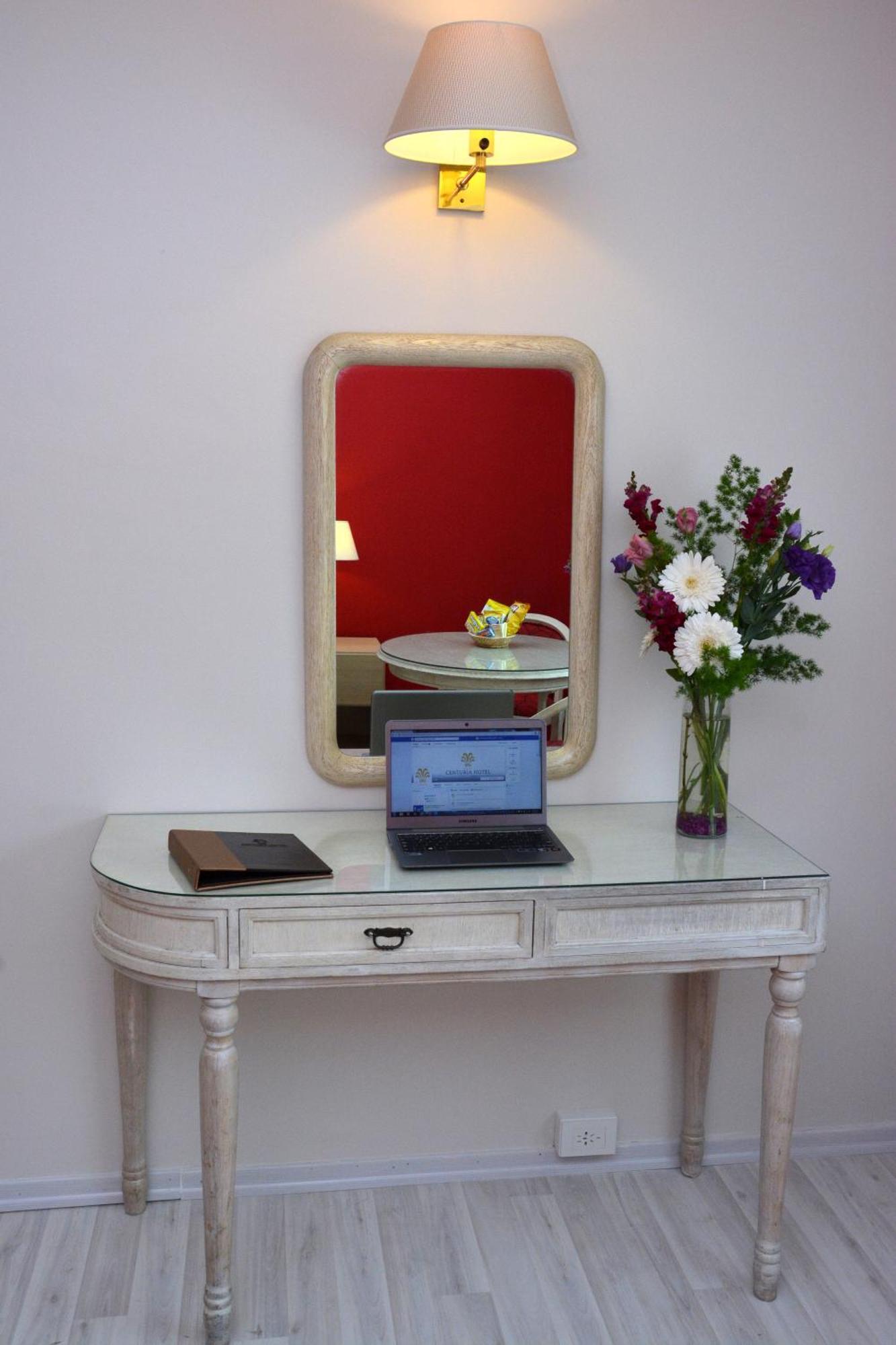 Centuria Hotel 4*