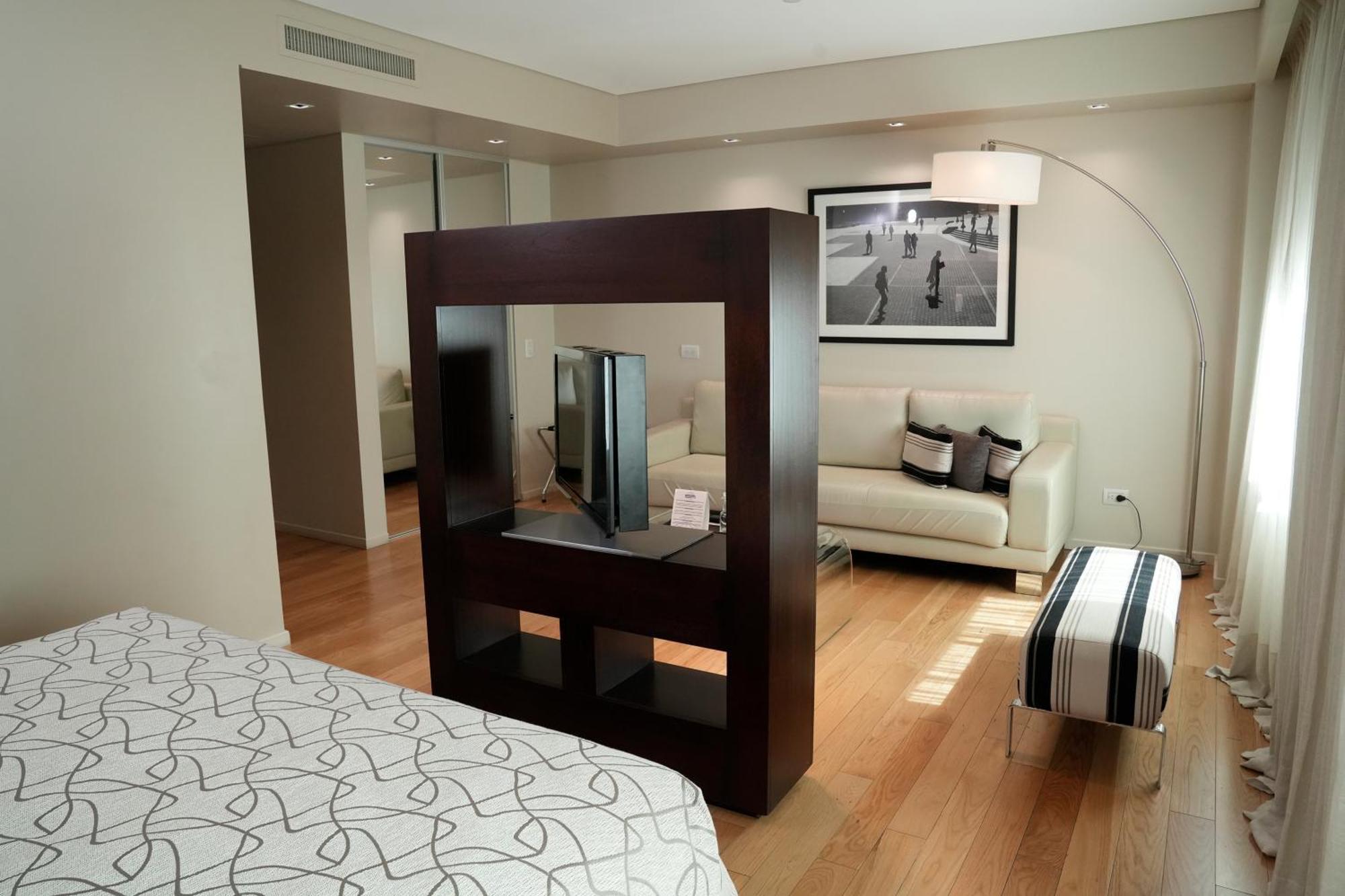 Metropolitano Supara Hotel
