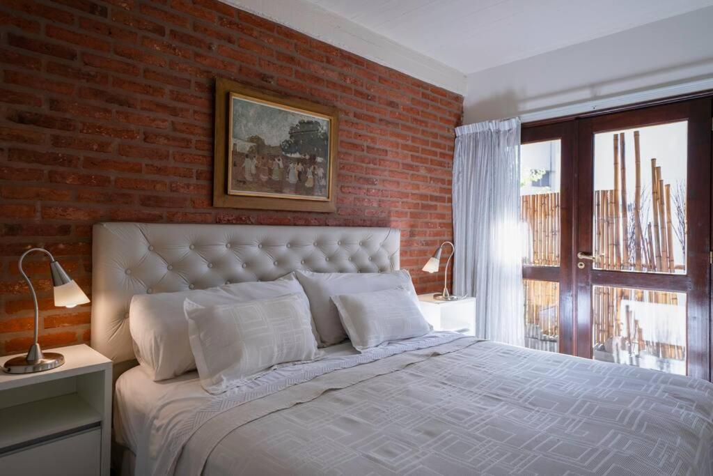 Enjoy Natural Light And Garden View Of Loft