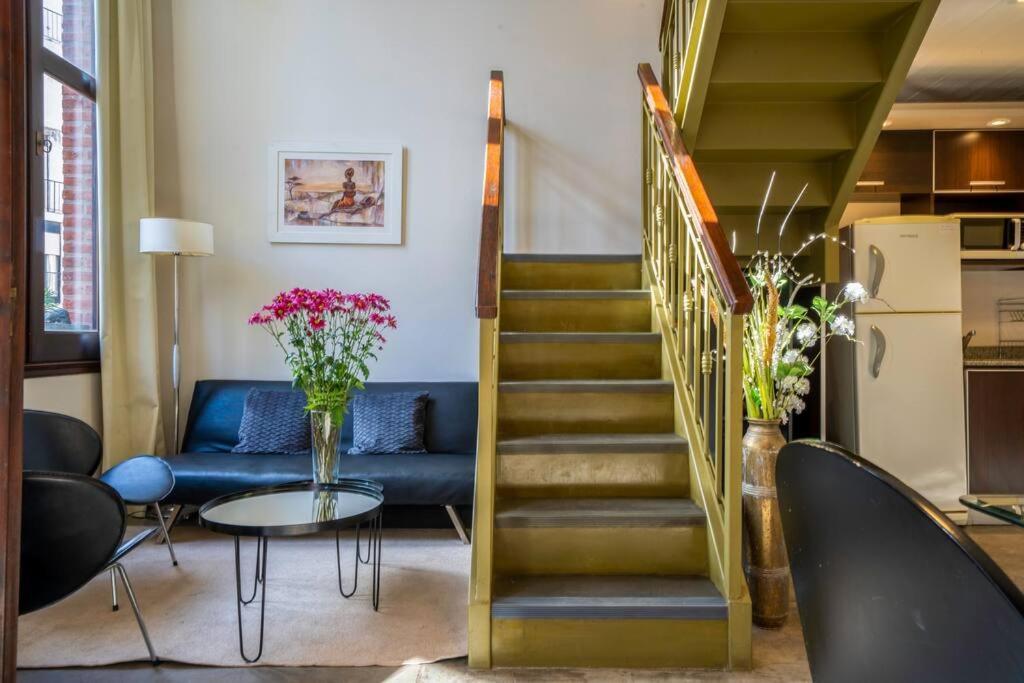 Enjoy Natural Light And Garden View Of Loft