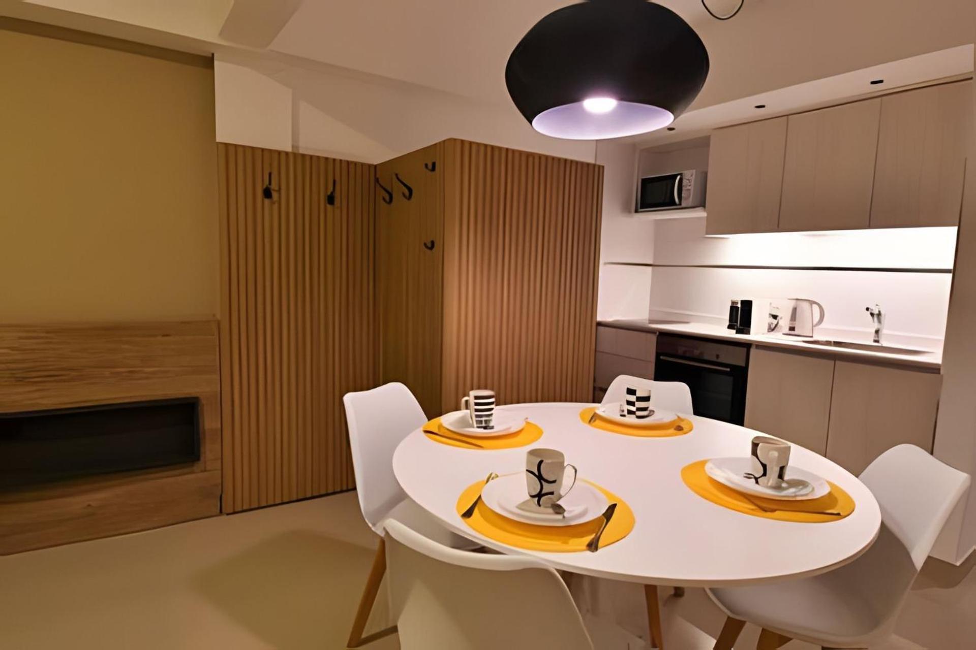 Luxury At Paseo De La Cisterna *