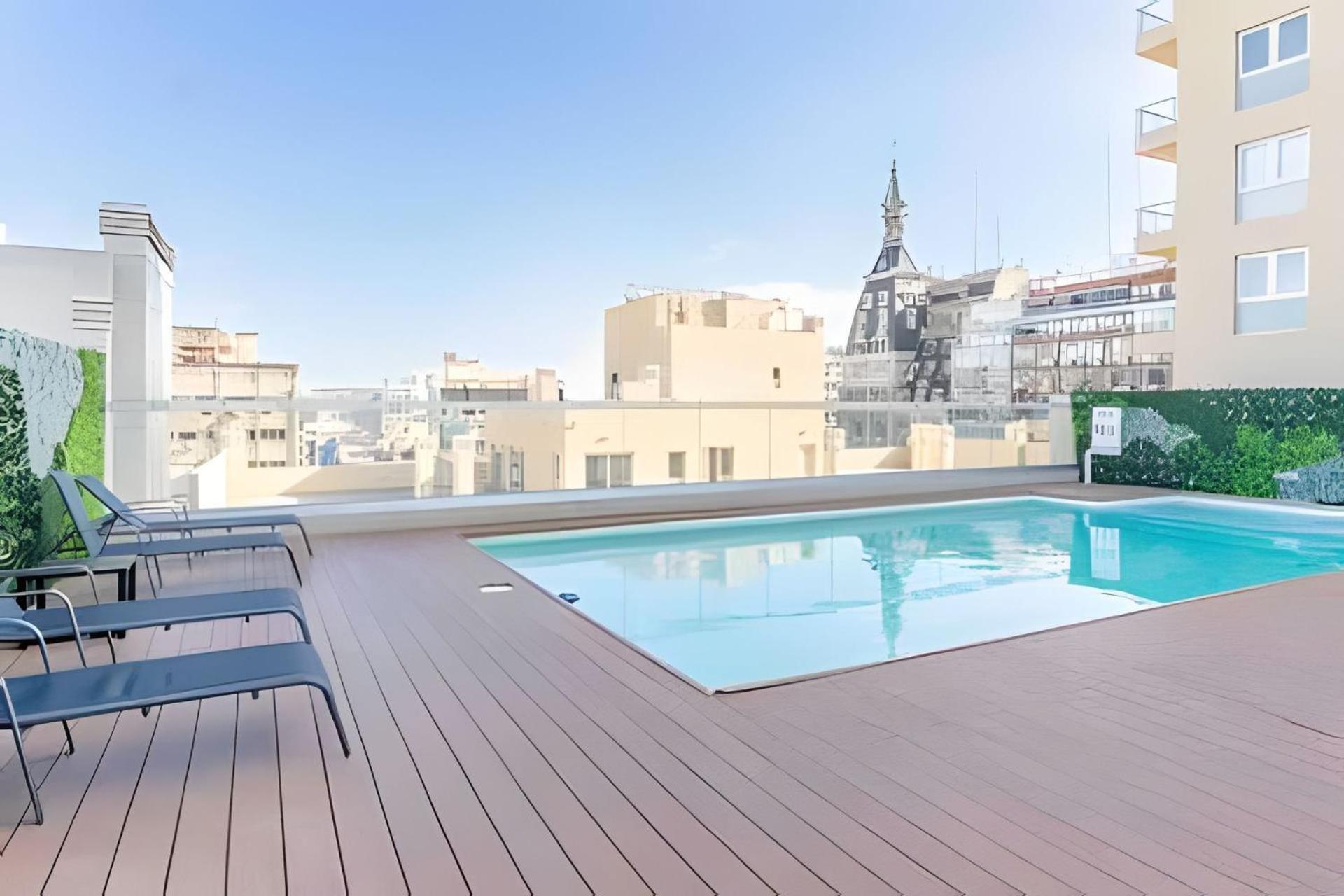 Luxury At Paseo De La Cisterna
