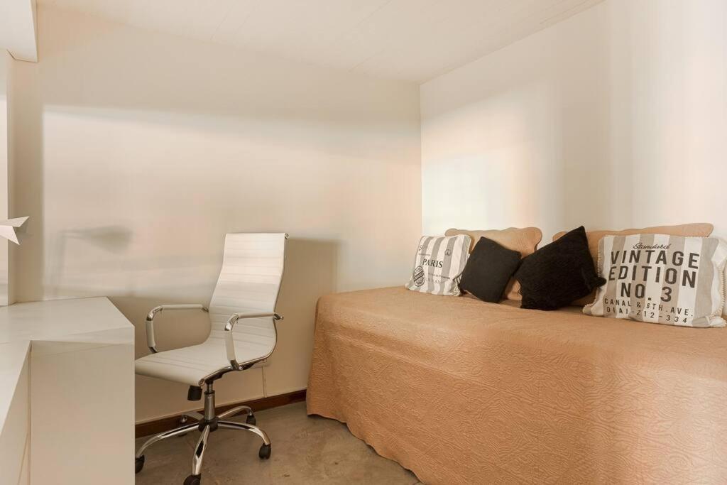 Minimalist Style Luxury Loft With Daily Maid Service *