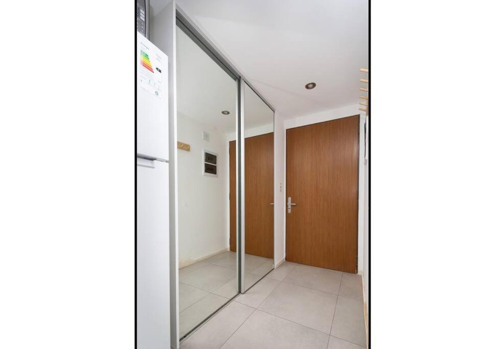 Apartment Luxury Tower With Pool & Gym Sleeps 4