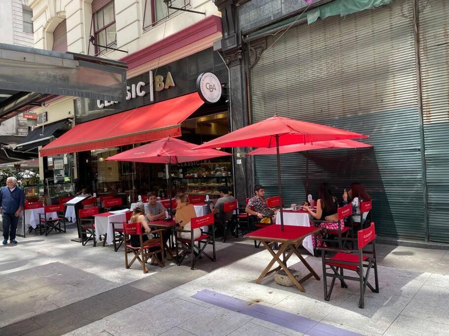 Inmejorable Ubicacion!!!, Peatonal Florida Frente A Galerias Pacifico Y Pza San Martin * Buenos Aires