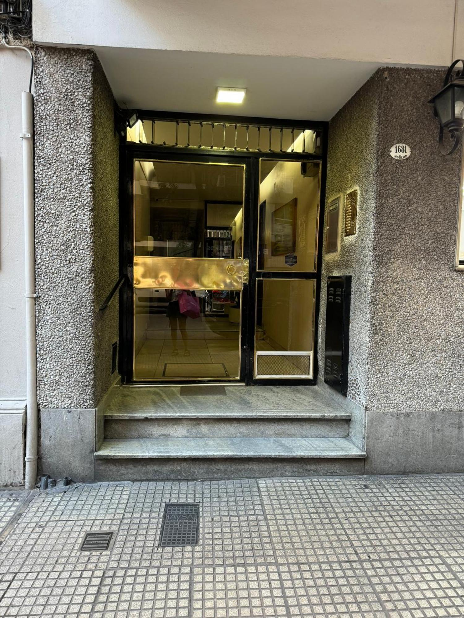Dpto En Excelente Ubicacion, Muy Luminoso Y Comodo, A Media Cuadra Del Subte Apartamento *