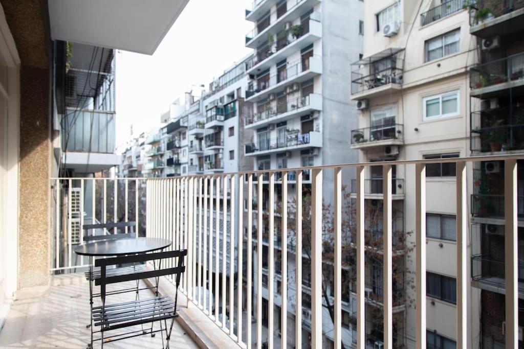 Mentha Spacious Apartamento
