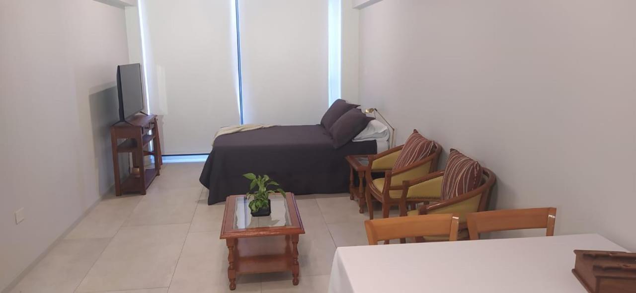 V. Palermotango, Departamento A Estrenar, Luminoso *