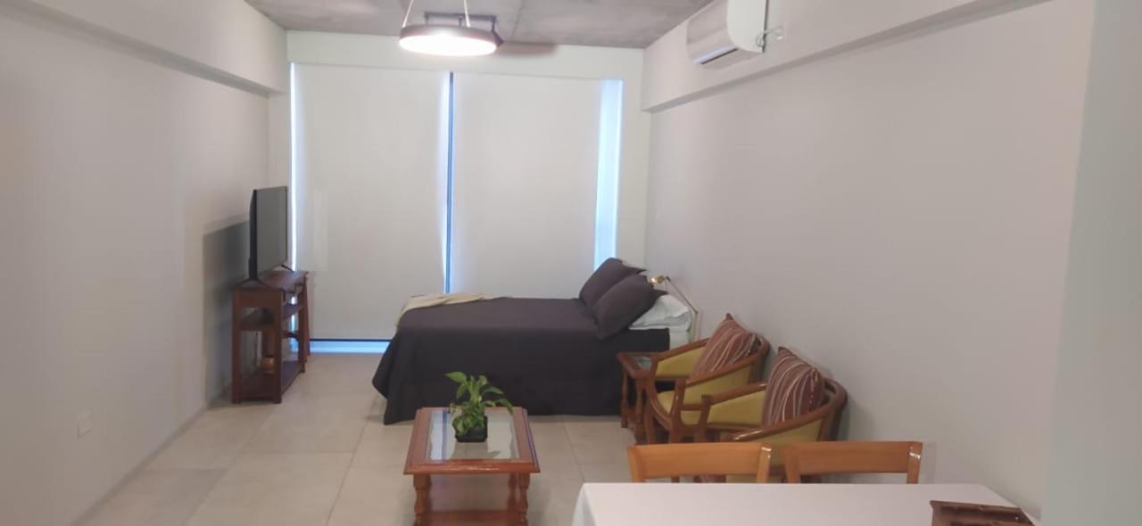 V. Palermotango, Departamento A Estrenar, Luminoso