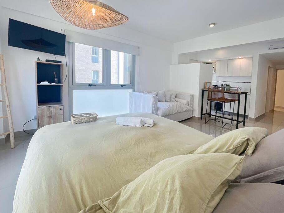 Apartamento Ayres Alquileres- Estudio En San Telmo- Paseo De La Cisterna- Uf 335 *