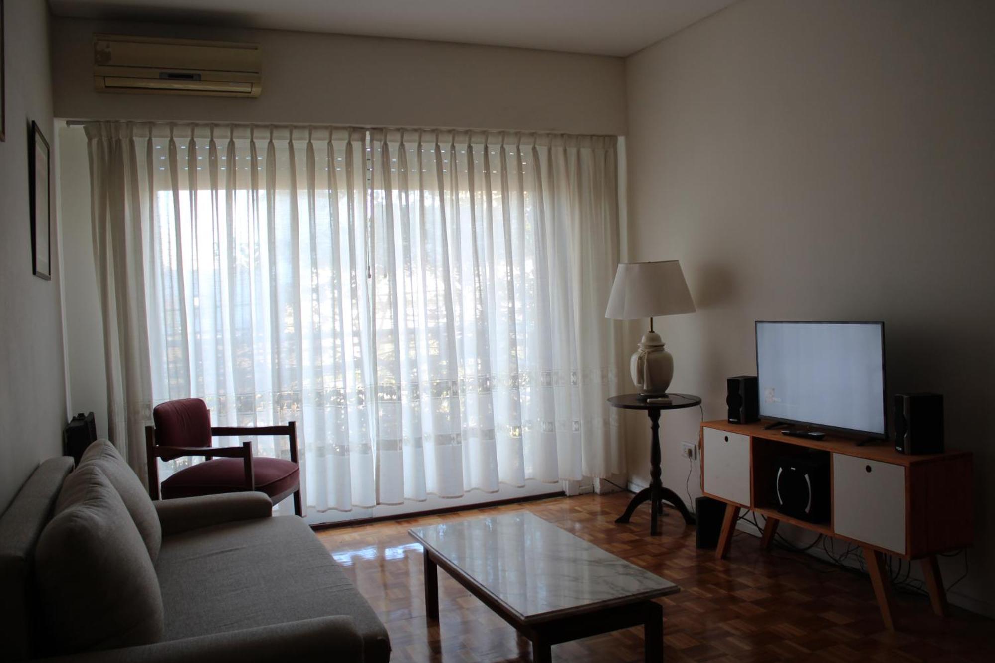 En Departamento Compartido - Crespo Homestay *