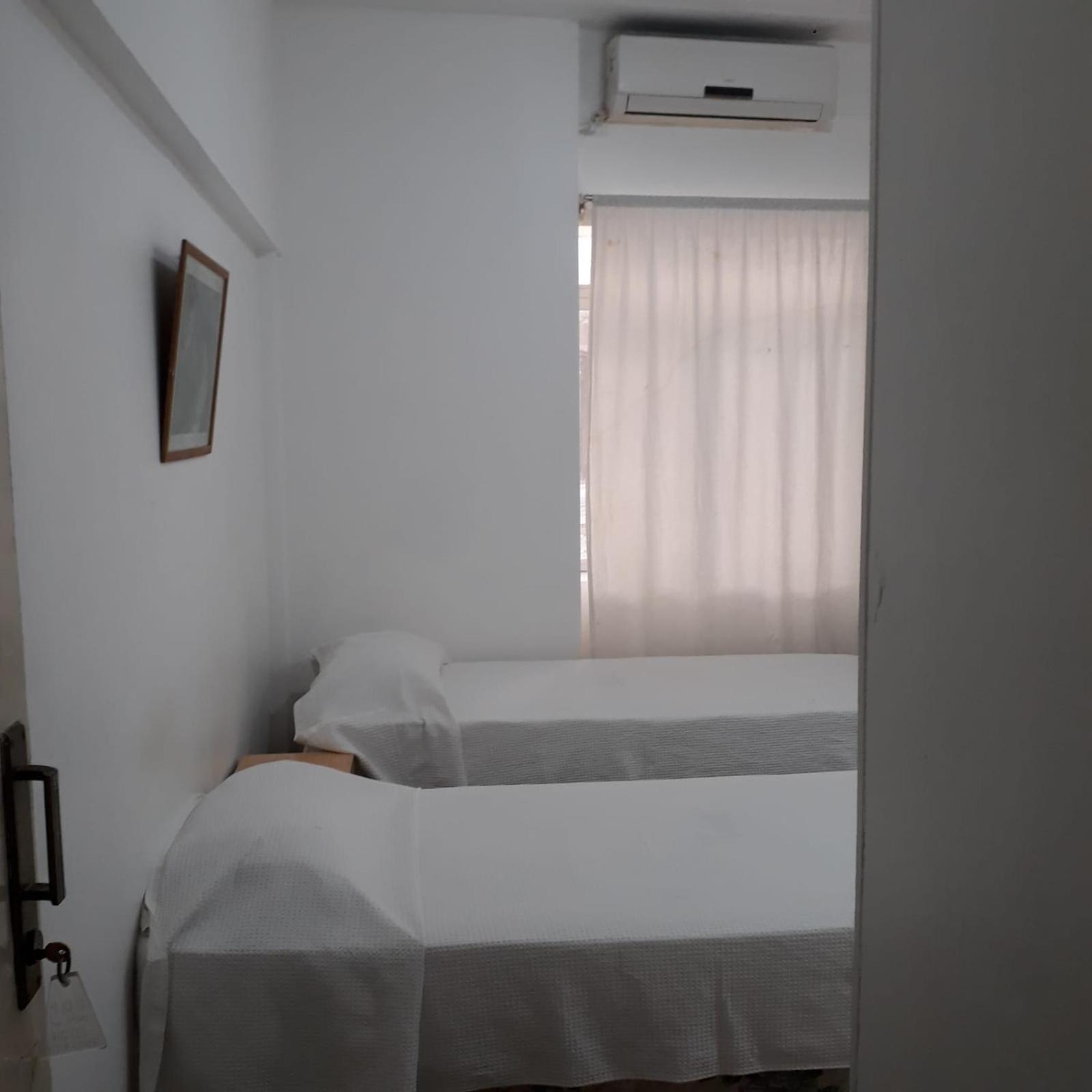 Hotel Suipacha Inn, A 100 Mts Del Obelisco Y A 100mts De Av Corrientes 2*