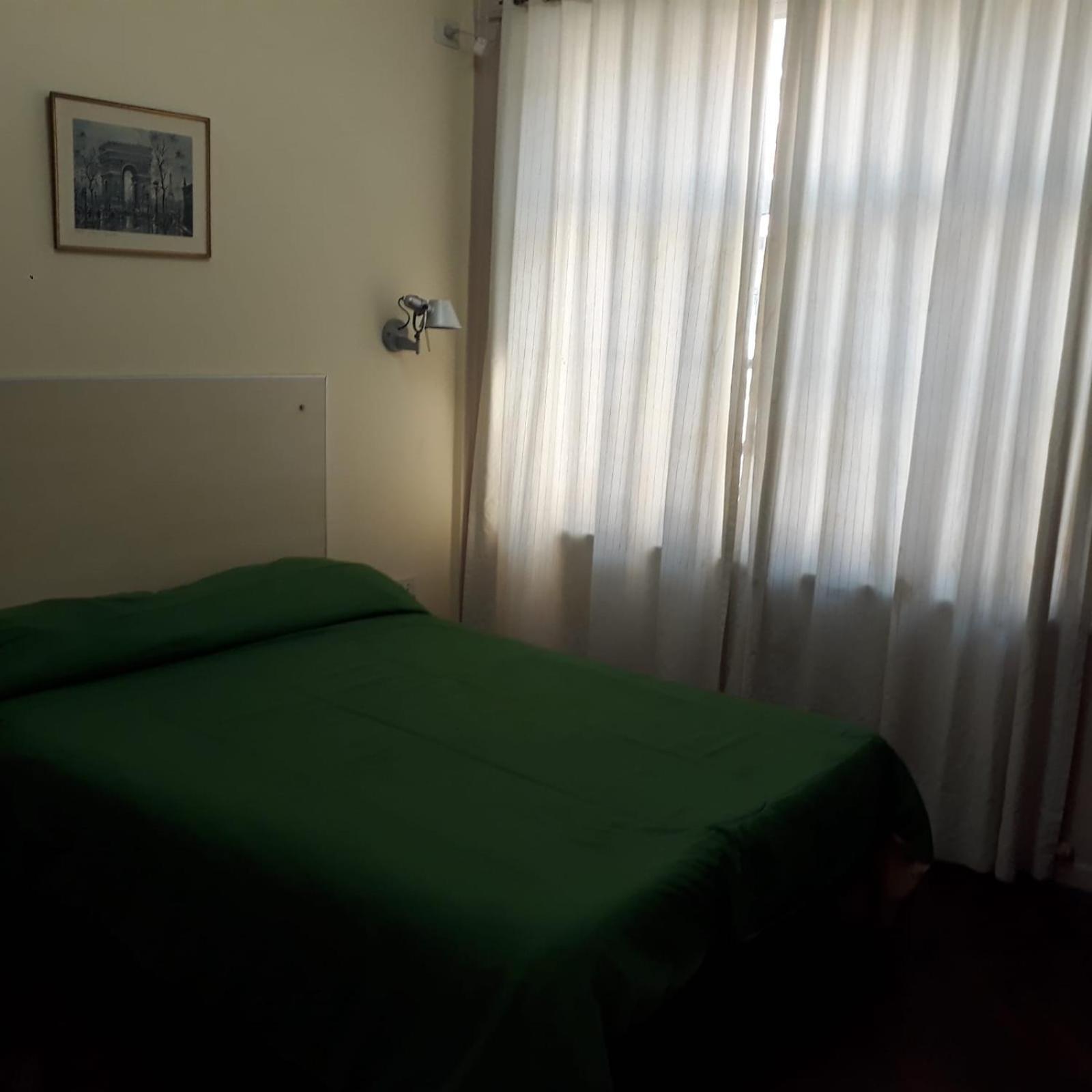 Hotel Suipacha Inn, A 100 Mts Del Obelisco Y A 100mts De Av Corrientes Ciudad Autónoma de Buenos Aires