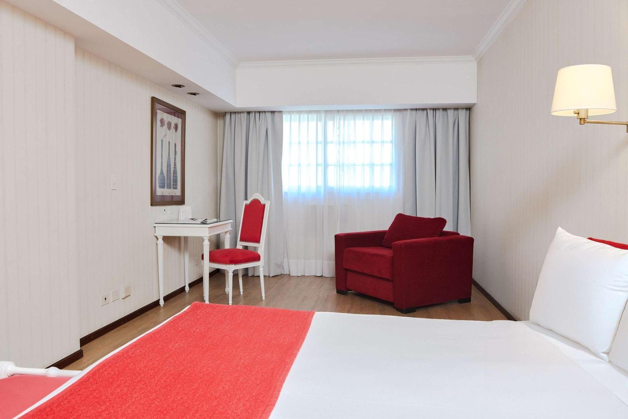 Acomodação com café da manhã  Ramada By Wyndham Centro