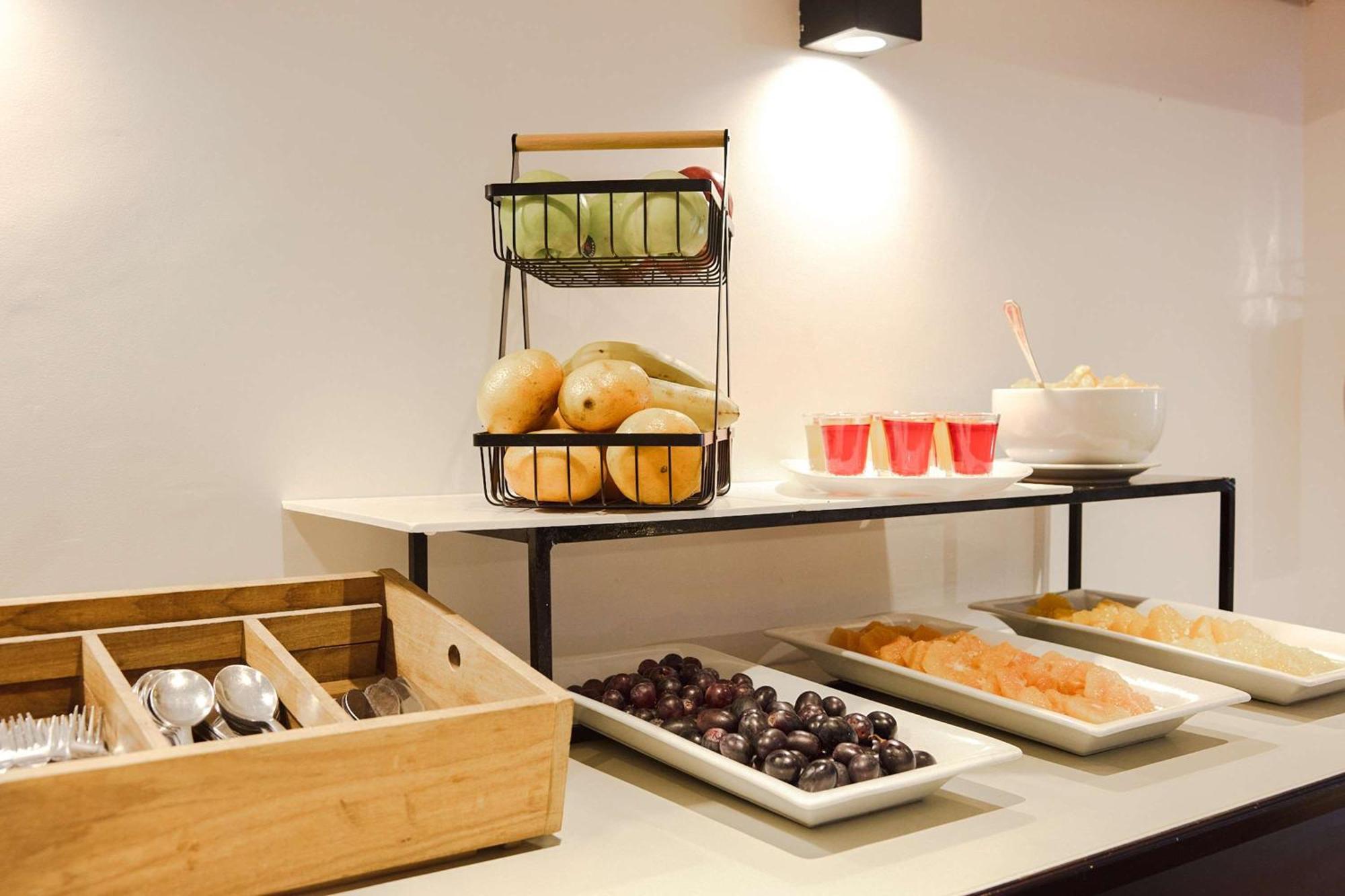 Acomodação com café da manhã  Ramada By Wyndham Centro Buenos Aires