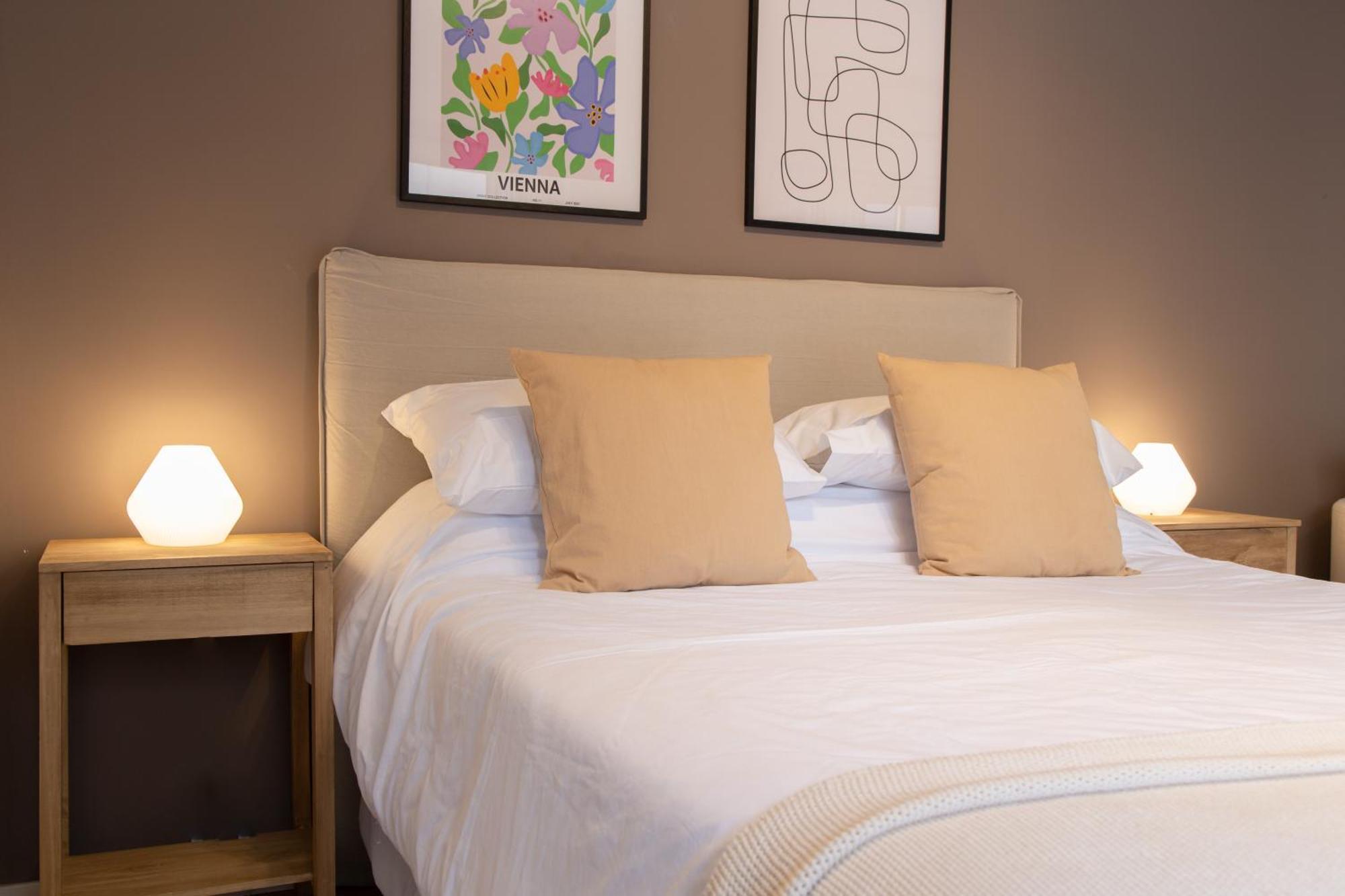 Almendro Lovely Deluxe Apartment *