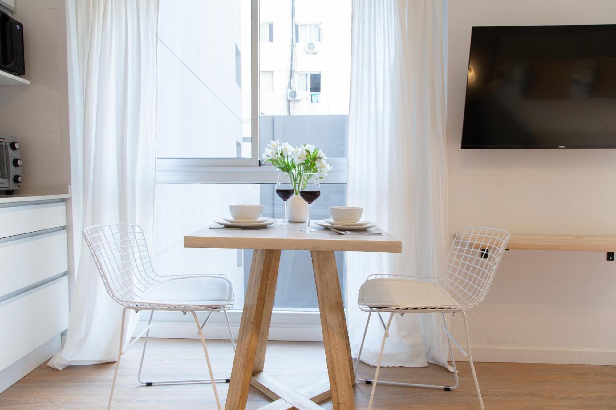 Almendro Lovely Deluxe Apartment *
