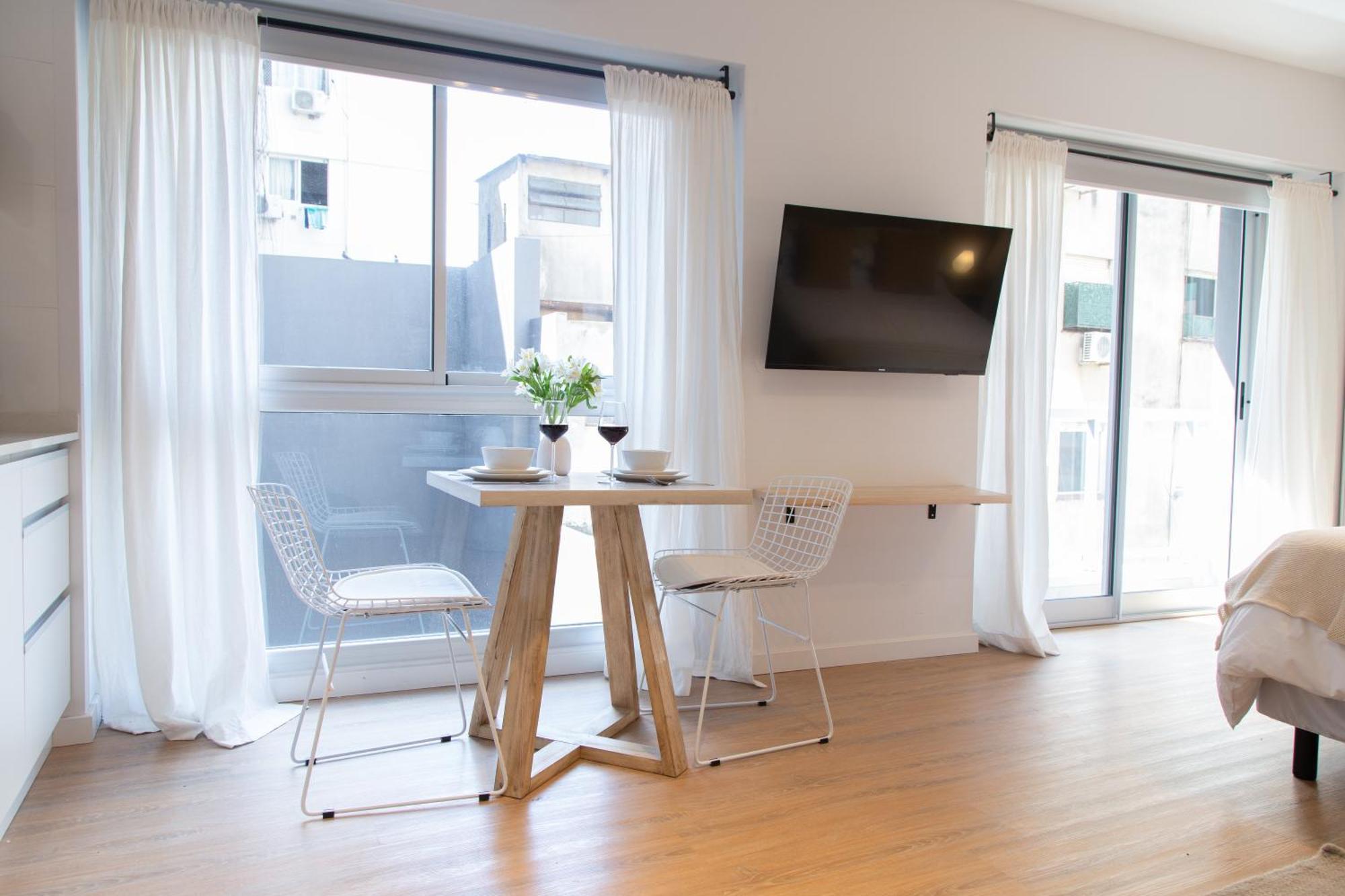 Almendro Lovely Deluxe Apartment