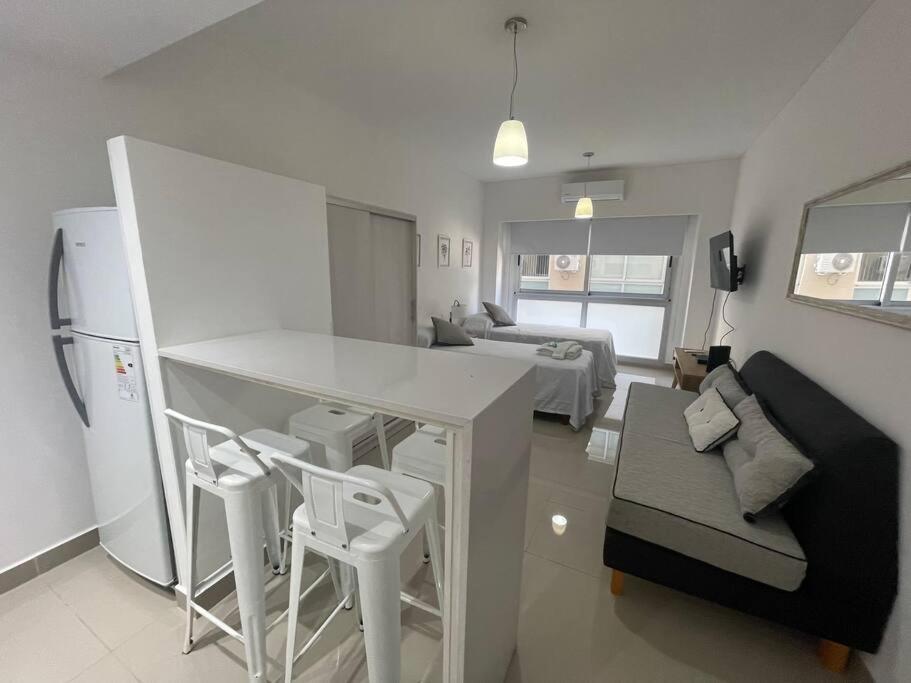Apartamento Ayres Alquileres- Estudio En San Telmo- Paseo De La Cisterna- Uf 529 *