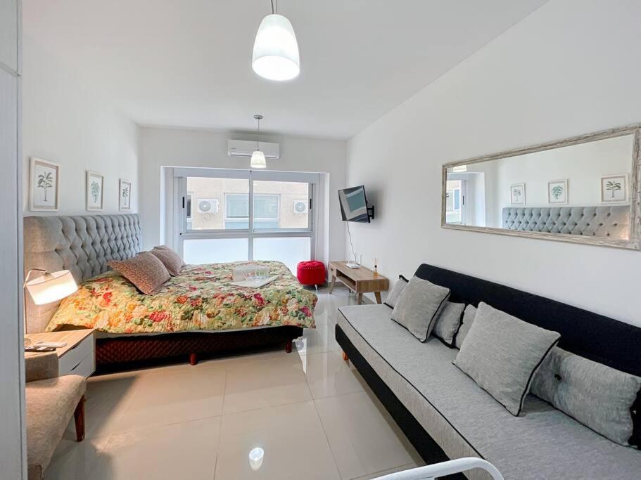 Apartamento Ayres Alquileres- Estudio En San Telmo- Paseo De La Cisterna- Uf 529