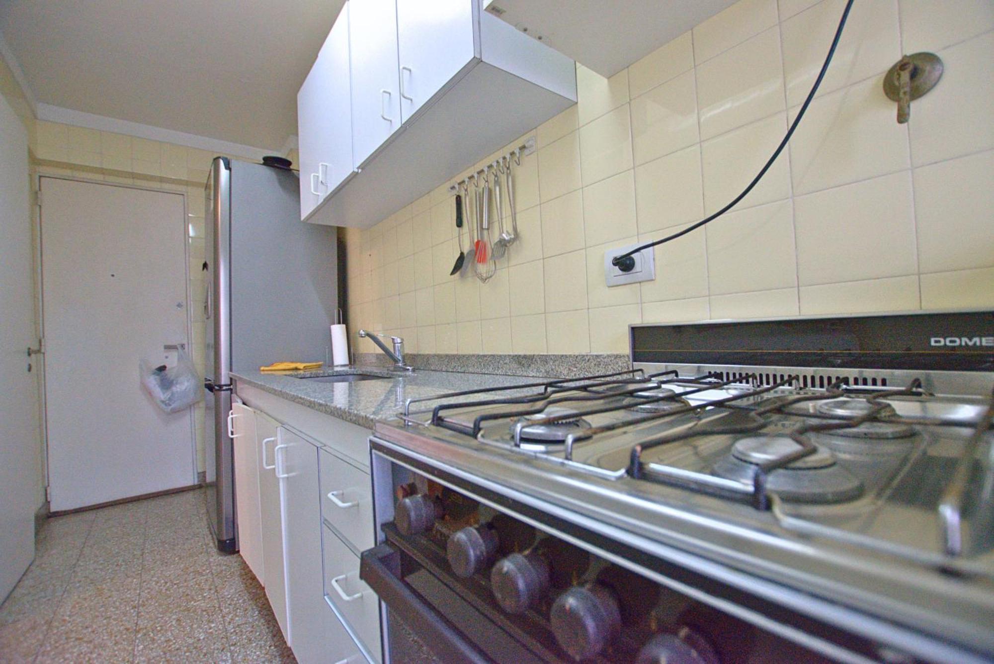Apartamento Cómodo Y Luminoso, 1 Dormitorio, Cocina, Balcón *