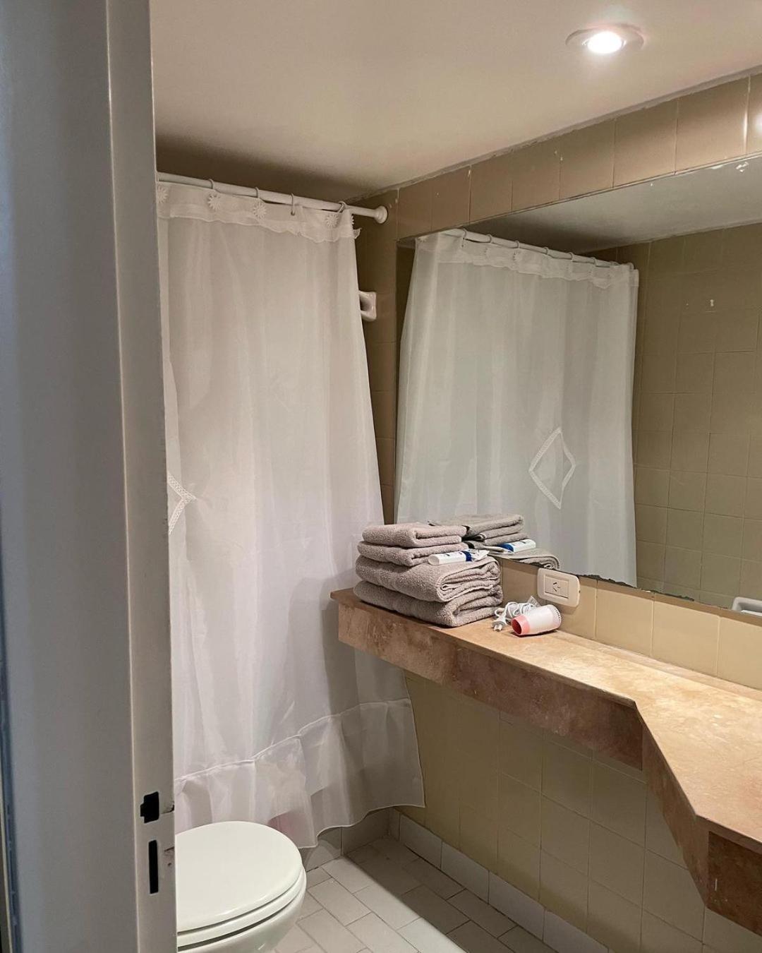 Departamento Para Cuatro Personas En Microcentro * Buenos Aires