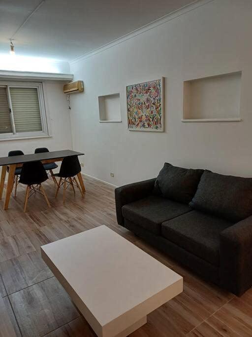Espacioso Y Moderno Departamento Con Patio * Ciudad Autónoma de Buenos Aires