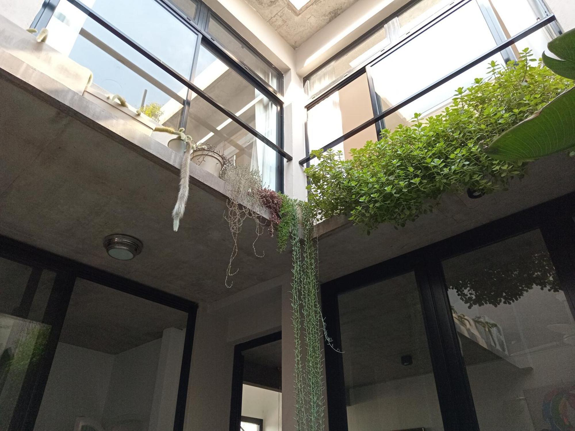 Con Bano Uso Exclusivo En Casa Compartida En Primer Piso Por Escalera