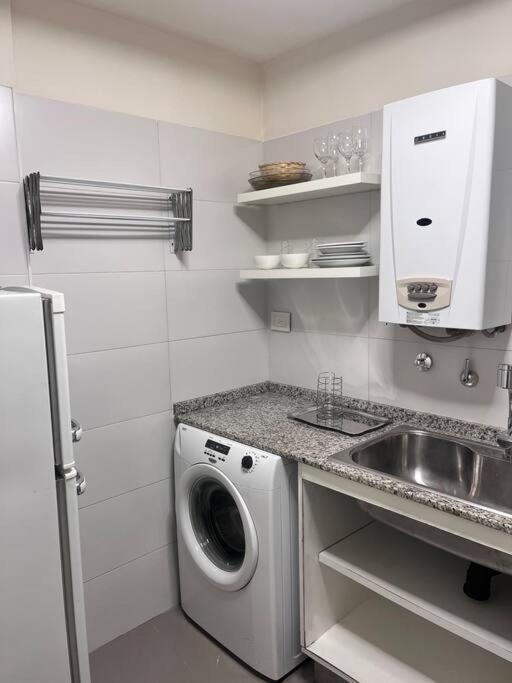 Modern And Cozy Apt, Wifi Hv, Spacious Kitchen *