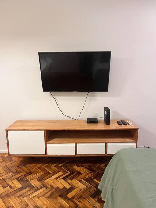 Apartamento Modern And Cozy Apt, Wifi Hv, Spacious Kitchen