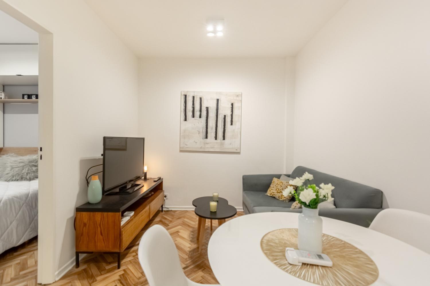 Elegante Departamento Ubicado En La Mejor Zona De Recoleta Sobre La Calle Parana 1019 * Buenos Aires