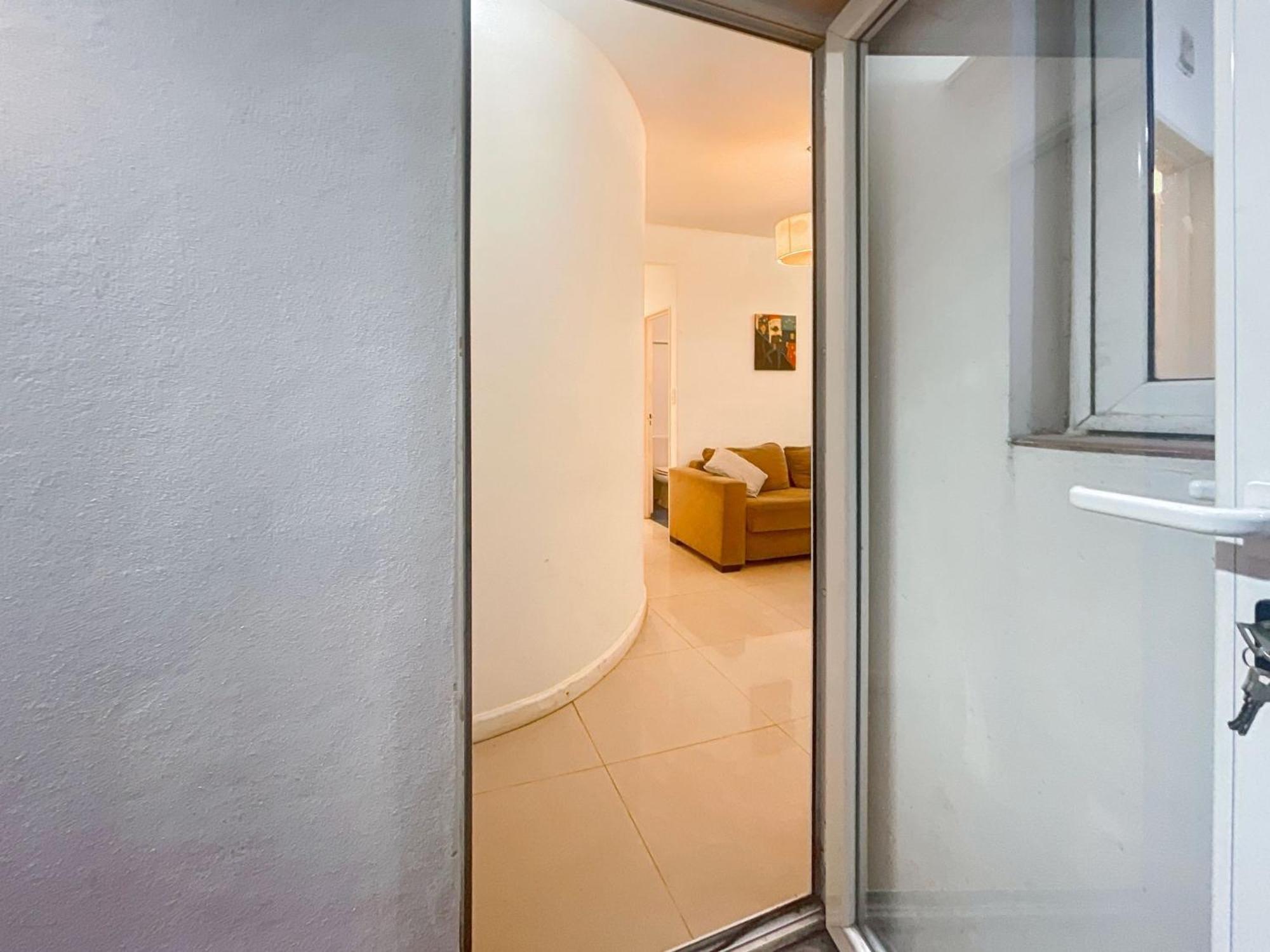 Charming With Patio In Colegiales *